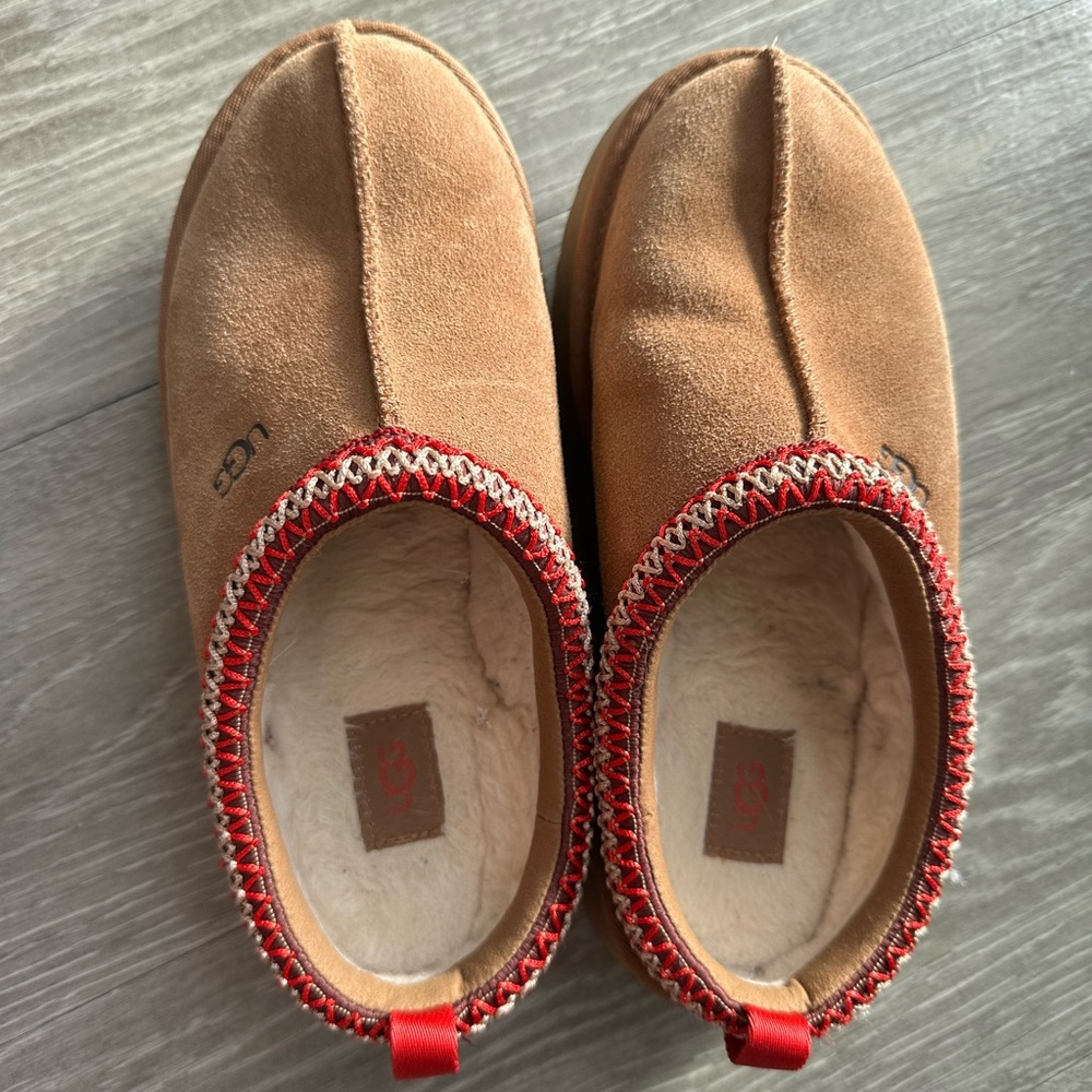 UGG TAZZ Slippers with Red Trim KIDS 5 ADULT 6.5